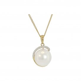 9ct Pearl & Diamond Pendant & Chain